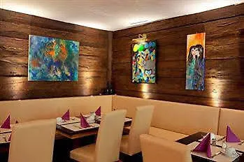 فندق Arthotel 3*